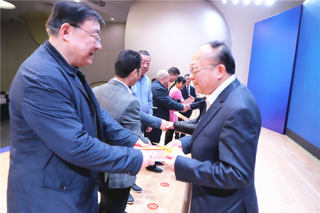 贈(zèng)書儀式 (4).JPG