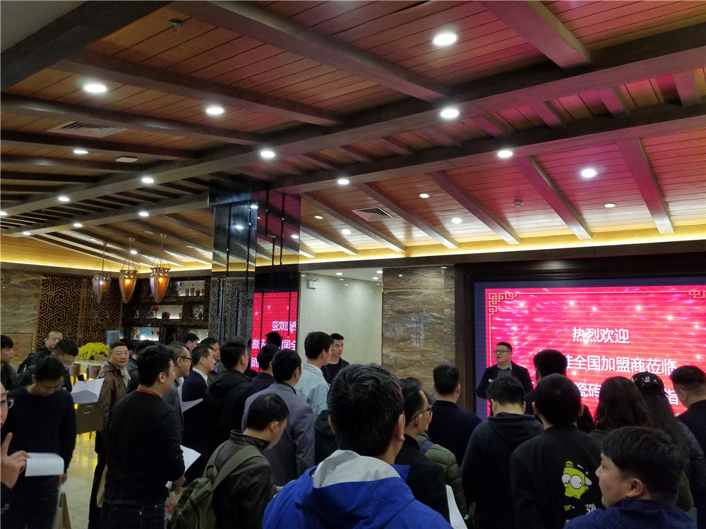 �����Ɓ���̩�\(y��n)���_|���ƺ�ʢ�ɴu����ӭ������ĵ�һ�������ˡ�